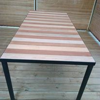 Table sur mesure à plateau bois et piétement métallique