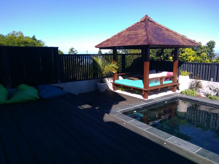 Brise-vue en bois sur mesure pour terrasse